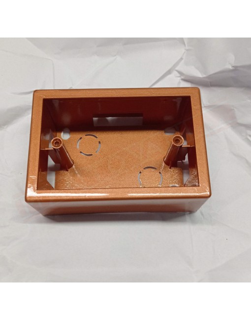 Scatola per telaio 503 in plastica ramata 12x8.2x4.5 la scatola non ha nessuna protezione contro l'acqua ip20