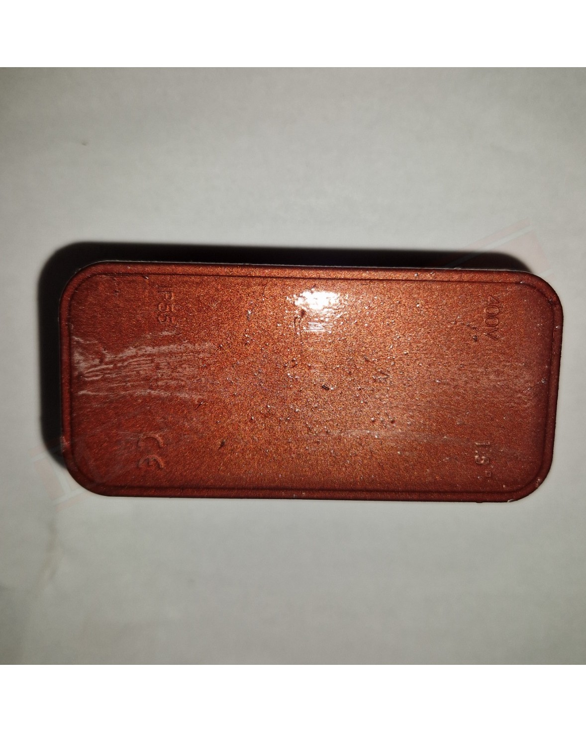 Scatola derivazione in plastica ramata miniaturizzata 90X43X39. La scatola viene verniciata con vernice simil rame
