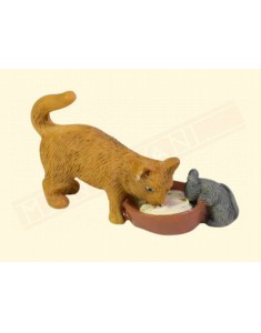 Gattino per presepe mangia nella ciotola mentre il topolino gli ruba il cibo. Animale da presepe adatto per statuine da 8 - 12